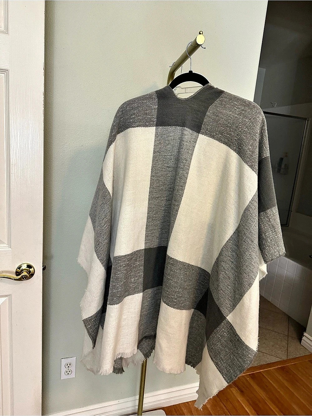 Old Navy Plaid Fringe Poncho in Gray & White - Picture 3 of 7